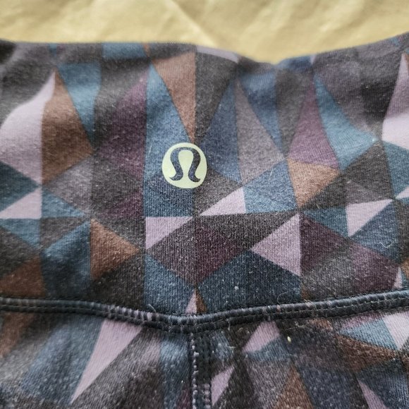 OG Lululemon Wunder Under Leggings - Picture 7 of 8